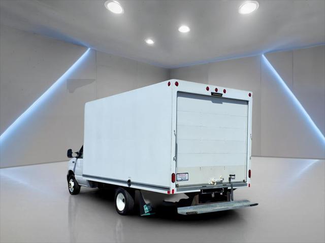 2022 Ford E-350 Cutaway Base