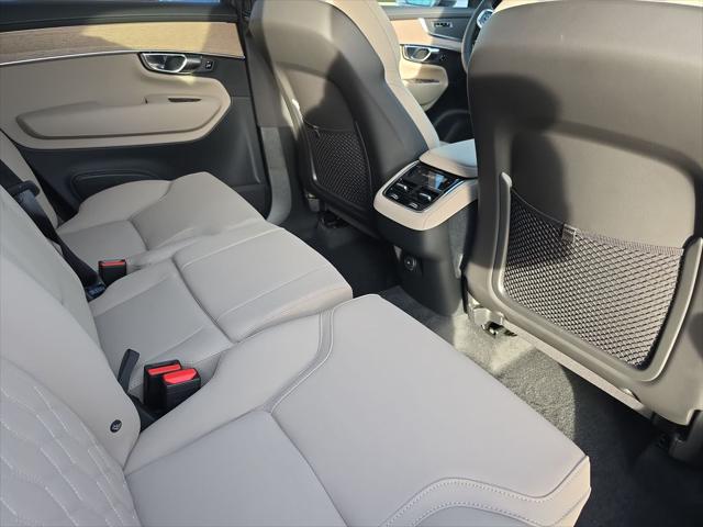 2026 Volvo XC90 Plus, B6 AWD Gas (mild hybrid), Gasoline, Bright, 7 Seats