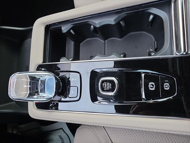 2026 Volvo XC90 Plus, B6 AWD Gas (mild hybrid), Gasoline, Bright, 7 Seats