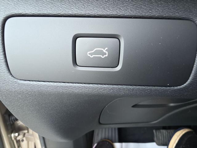 2026 Volvo XC90 Plus, B6 AWD Gas (mild hybrid), Gasoline, Bright, 7 Seats