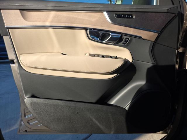 2026 Volvo XC90 Plus, B6 AWD Gas (mild hybrid), Gasoline, Bright, 7 Seats