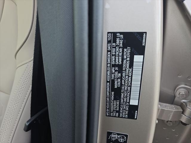 2026 Volvo XC90 Plus, B6 AWD Gas (mild hybrid), Gasoline, Bright, 7 Seats