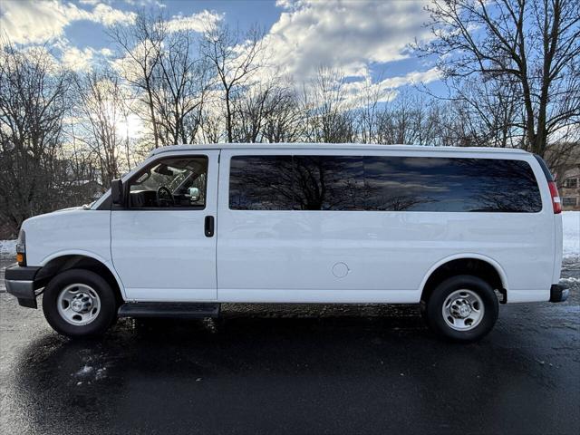 2023 Chevrolet Express Passenger RWD 3500 Extended Wheelbase LT
