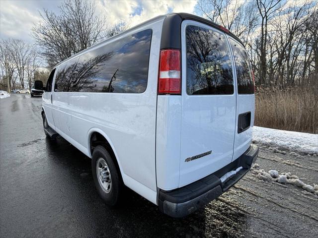 2023 Chevrolet Express Passenger RWD 3500 Extended Wheelbase LT