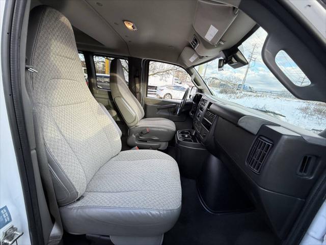 2023 Chevrolet Express Passenger RWD 3500 Extended Wheelbase LT