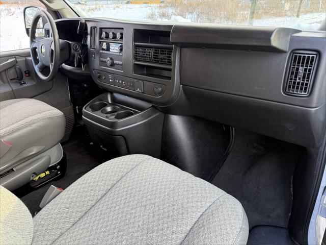 2023 Chevrolet Express Passenger RWD 3500 Extended Wheelbase LT
