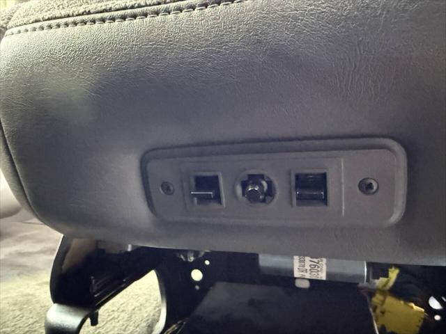2023 Chevrolet Express Passenger RWD 3500 Extended Wheelbase LT