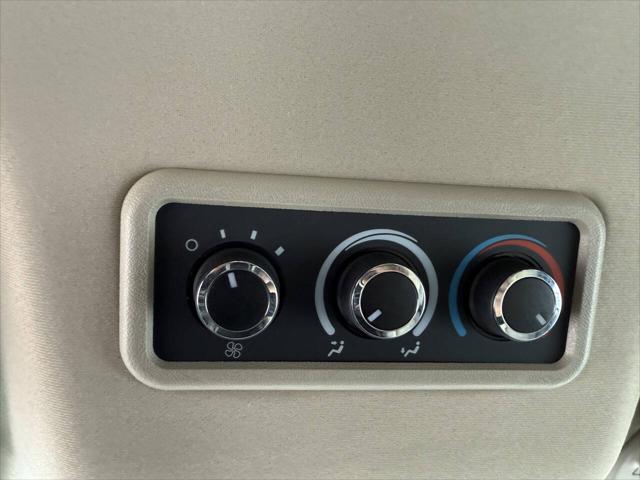 2023 Chevrolet Express Passenger RWD 3500 Extended Wheelbase LT