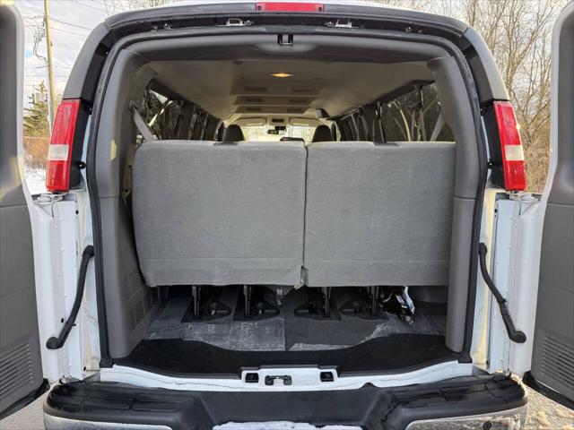 2023 Chevrolet Express Passenger RWD 3500 Extended Wheelbase LT