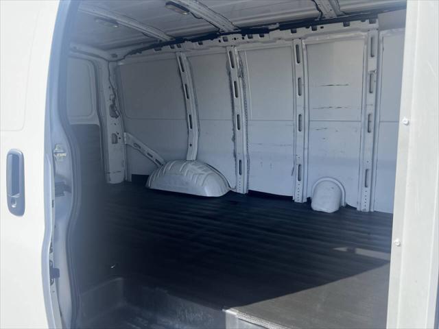2022 Chevrolet Express Cargo Van RWD 3500 Regular Wheelbase WT