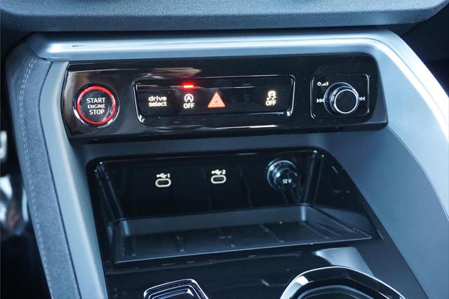2025 Audi SQ5 Premium Plus TFSI quattro S tronic