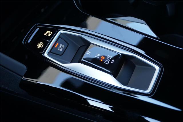 2025 Audi SQ5 Premium Plus TFSI quattro S tronic