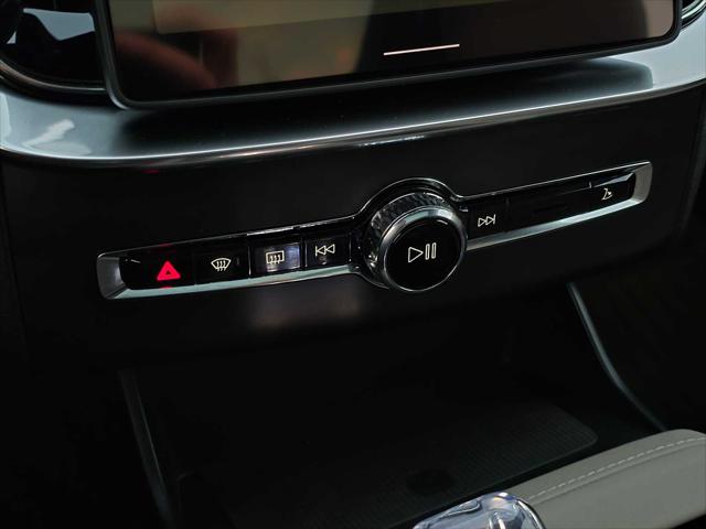 2026 Volvo XC90 Plug-In Hybrid Plus, T8 AWD, Electric/Gasoline, Bright, 7 Seats