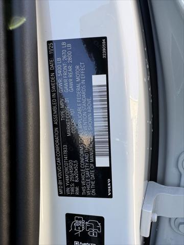 2026 Volvo XC60 B5 Plus