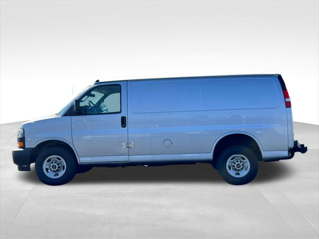 2020 GMC Savana Cargo RWD 3500 Regular Wheelbase Work Van