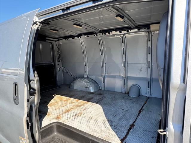2020 GMC Savana Cargo RWD 3500 Regular Wheelbase Work Van