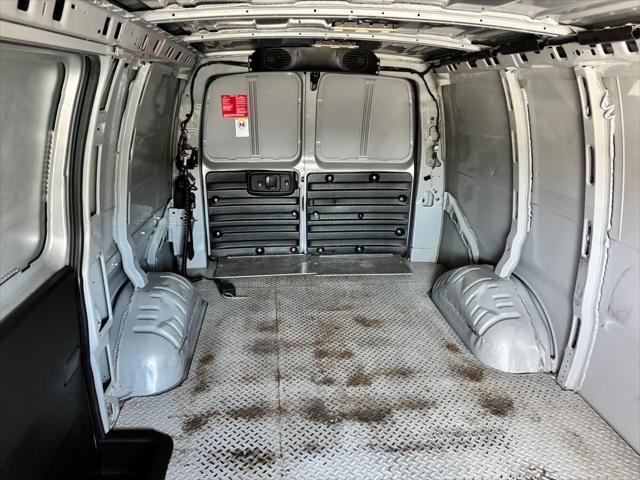 2020 GMC Savana Cargo RWD 3500 Regular Wheelbase Work Van