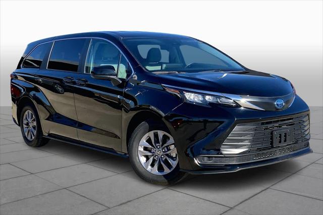 2024 Toyota Sienna LE