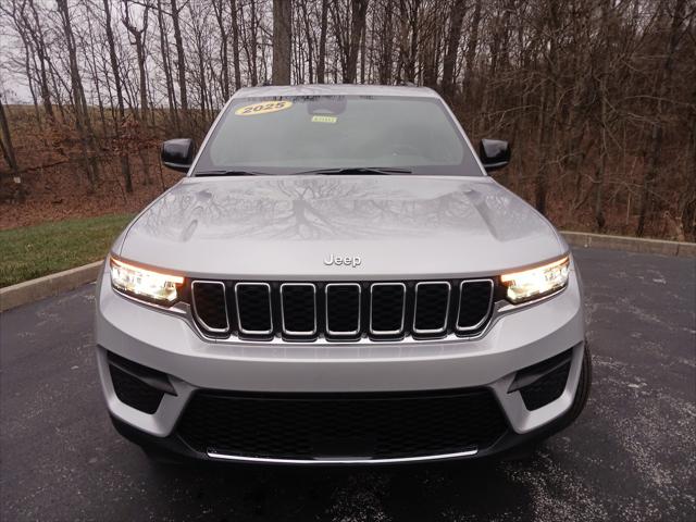 2025 Jeep Grand Cherokee Laredo X 4x4