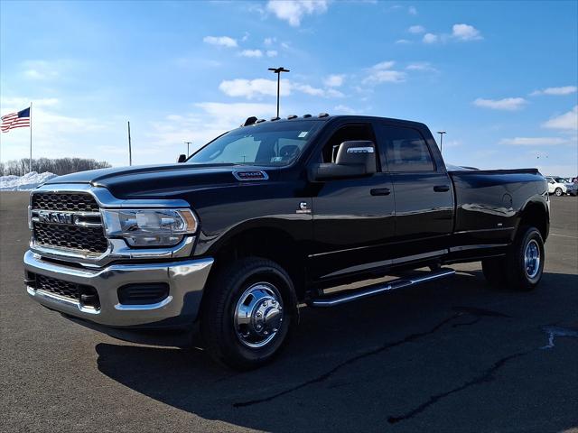 2023 RAM 3500 Tradesman Crew Cab 4x4 8 Box