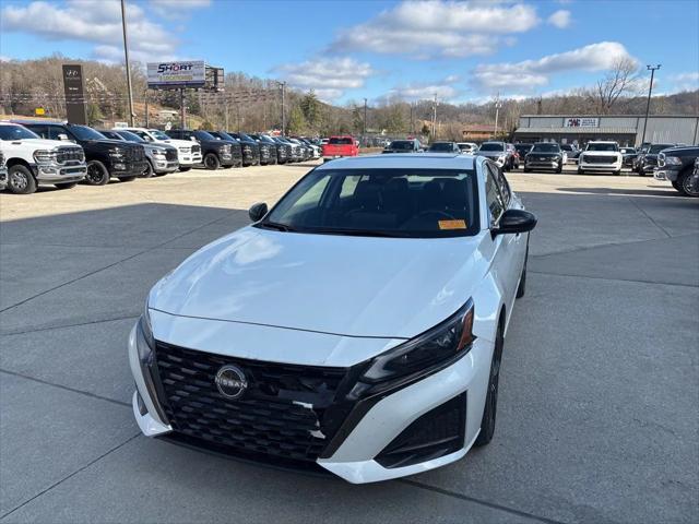 2023 Nissan Altima SR FWD