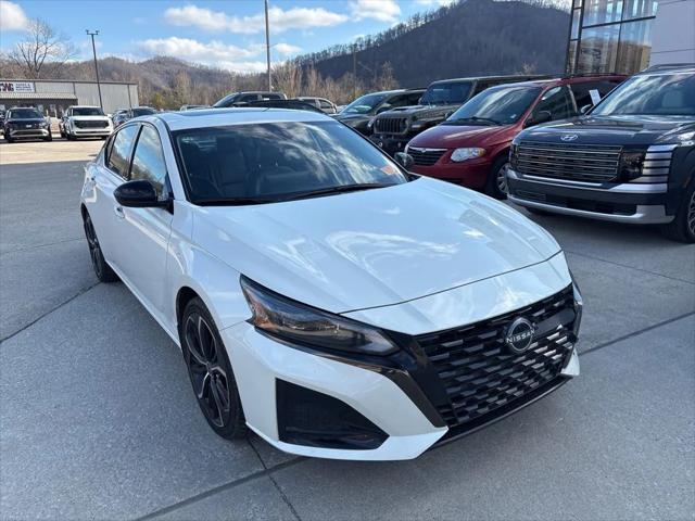 2023 Nissan Altima SR FWD