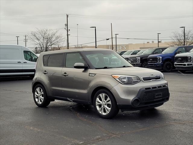 2015 Kia Soul + 2015 Kia Soul +