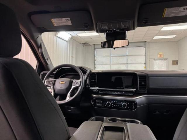 2026 Chevrolet Silverado 1500 4WD Crew Cab Standard Bed LT