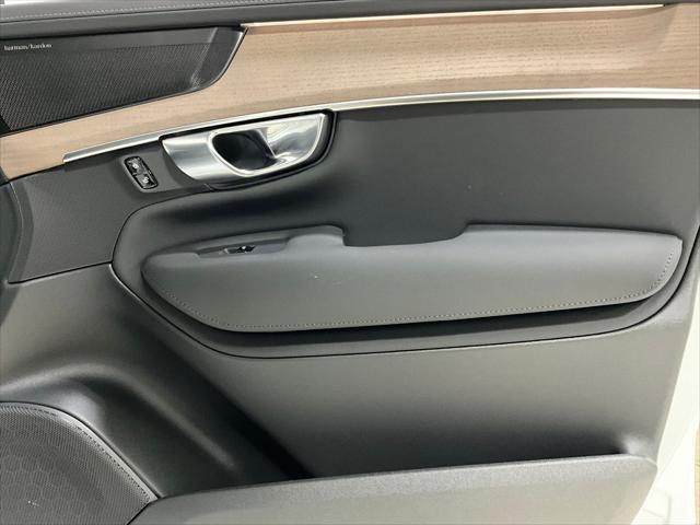2026 Volvo XC90 Plus, B6 AWD Gas (mild hybrid), Gasoline, Bright, 7 Seats