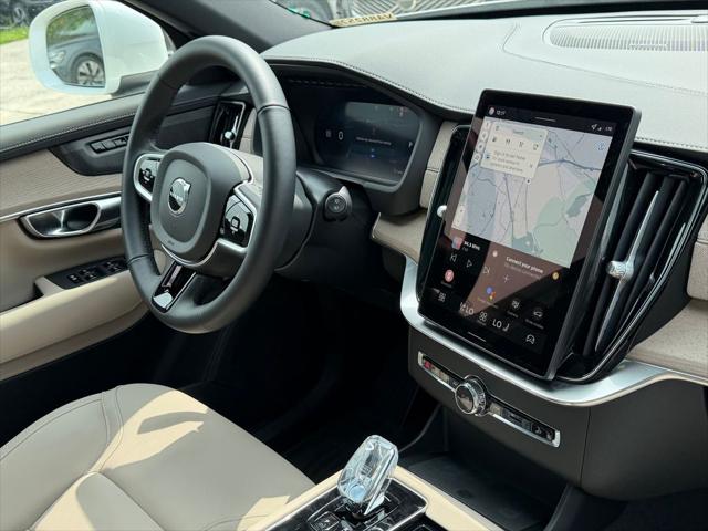 2026 Volvo XC90 Plus, B6 AWD Gas mild hybrid, Gasoline, Bright, 7 Seats