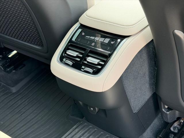 2026 Volvo XC90 Plus, B6 AWD Gas mild hybrid, Gasoline, Bright, 7 Seats