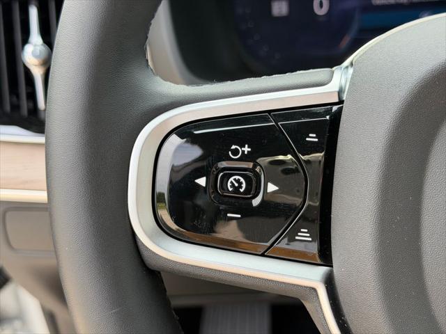 2026 Volvo XC90 Plus, B6 AWD Gas mild hybrid, Gasoline, Bright, 7 Seats