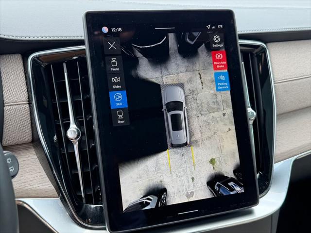 2026 Volvo XC90 Plus, B6 AWD Gas mild hybrid, Gasoline, Bright, 7 Seats