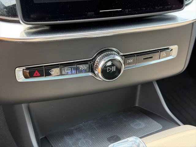 2026 Volvo XC90 Plus, B6 AWD Gas mild hybrid, Gasoline, Bright, 7 Seats