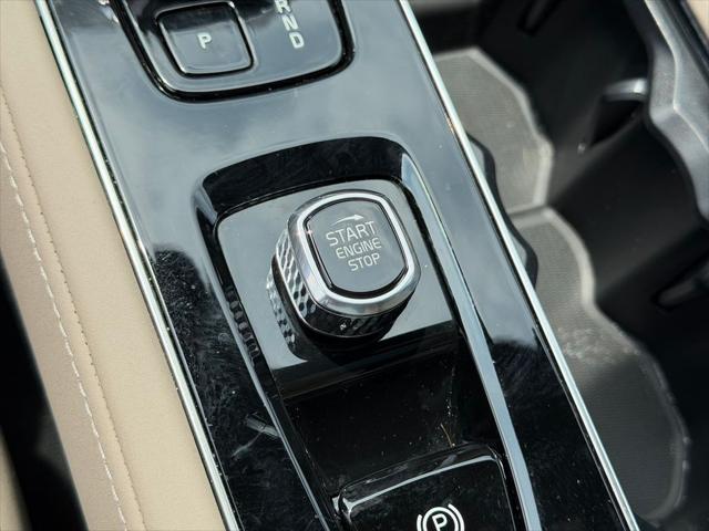 2026 Volvo XC90 Plus, B6 AWD Gas mild hybrid, Gasoline, Bright, 7 Seats
