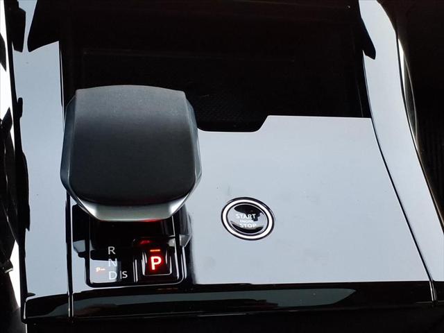 2025 Land Rover Range Rover Sport P360 SE