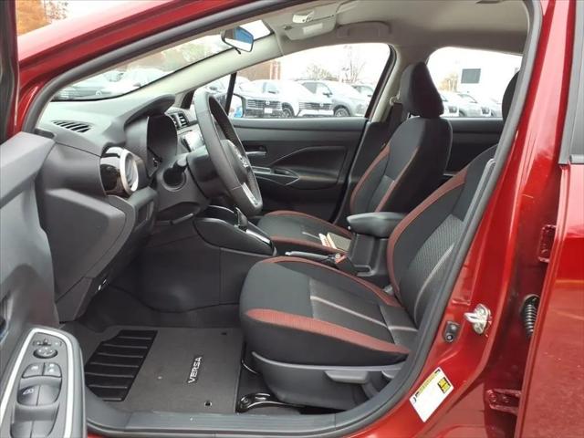 2025 Nissan Versa 1.6 SR