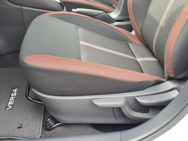 2025 Nissan Versa 1.6 SR