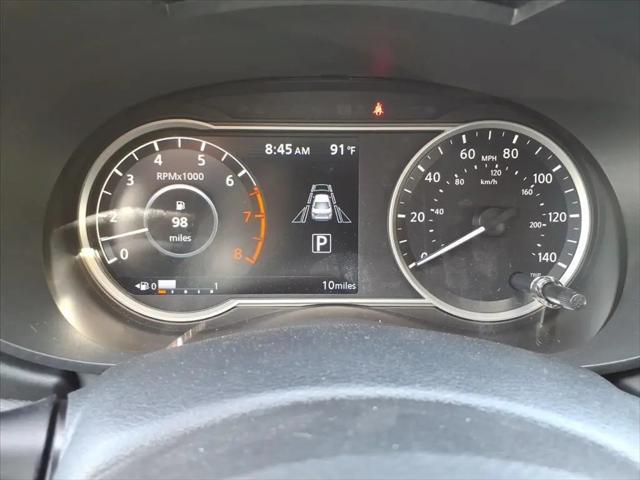 2025 Nissan Versa 1.6 SR