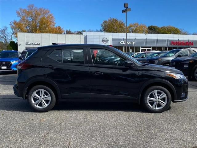 2025 Nissan Kicks S