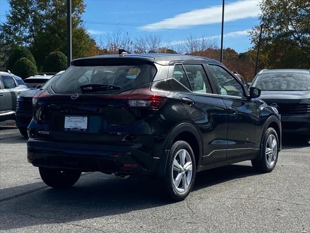 2025 Nissan Kicks S