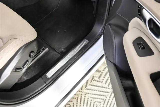 2025 Volvo XC90 B6 Plus 7-Seater