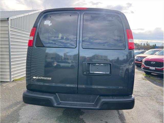 2017 Chevrolet Express LS