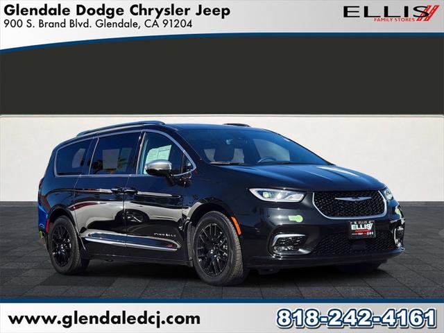2023 Chrysler Pacifica Hybrid Pinnacle