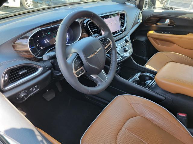 2023 Chrysler Pacifica Hybrid Pinnacle