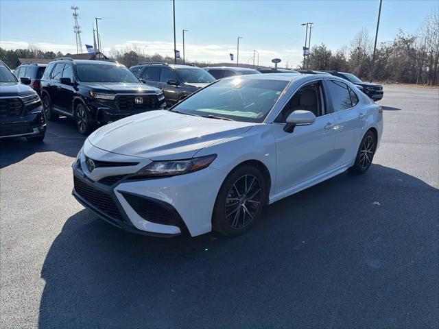 2022 Toyota Camry SE