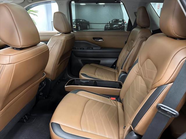 2023 Nissan Pathfinder Platinum 4WD [17]