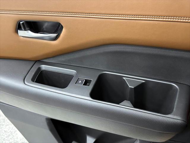 2023 Nissan Pathfinder Platinum 4WD [23]