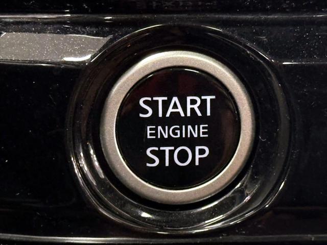 2023 Nissan Pathfinder Platinum 4WD [32]