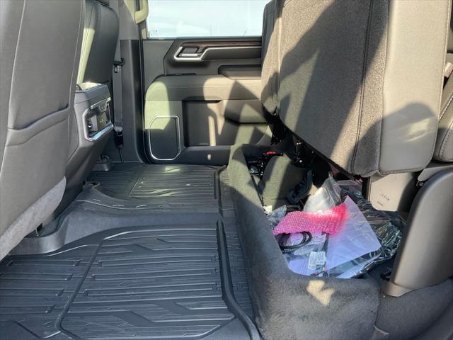 2026 GMC Sierra 2500HD Crew Cab, Standard Bed, SLT, 4WD